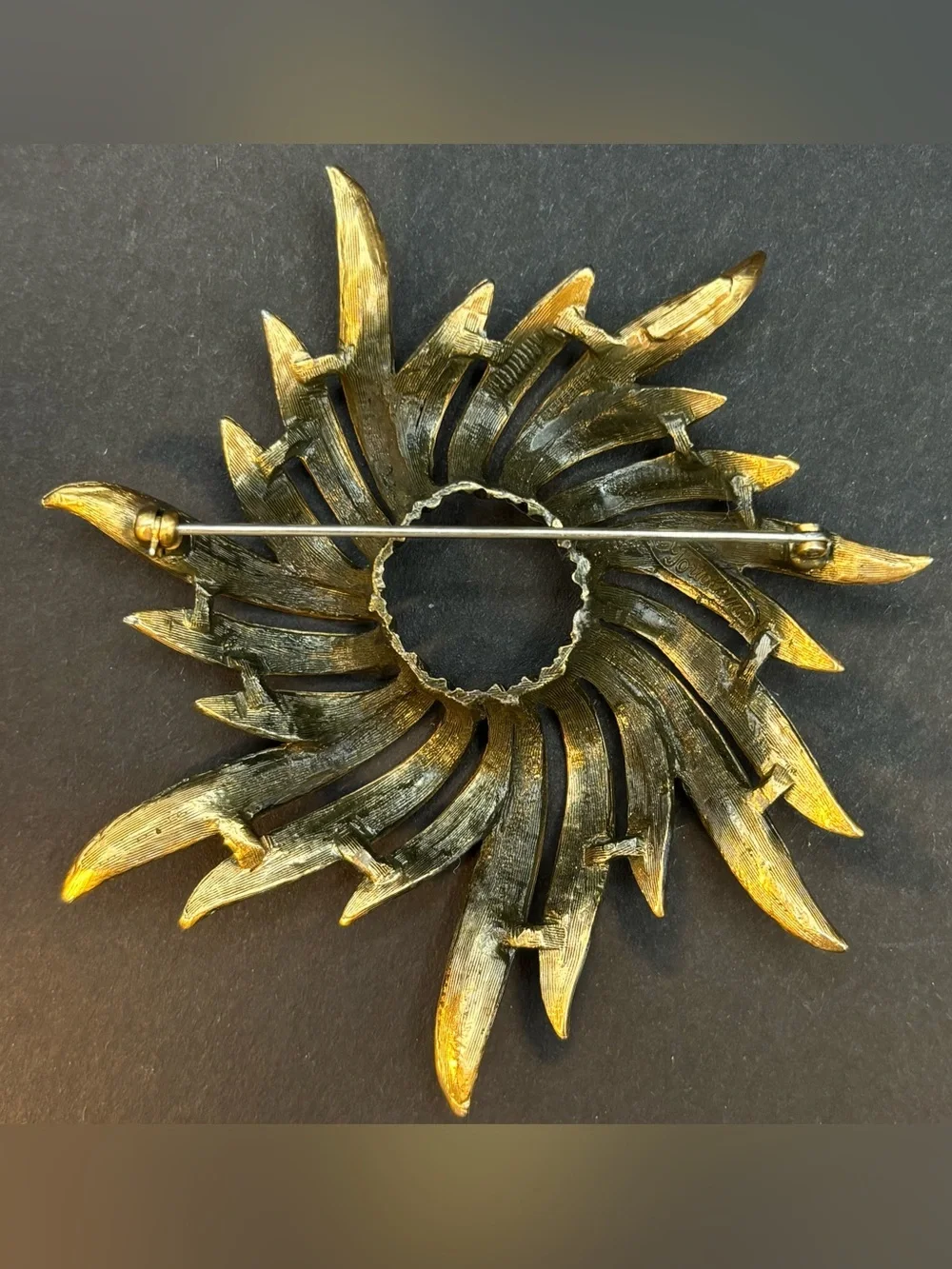 Vintage Tortolani Gold Tone Pinwheel Wreath Brooch MCM Textured Sunburst Pin